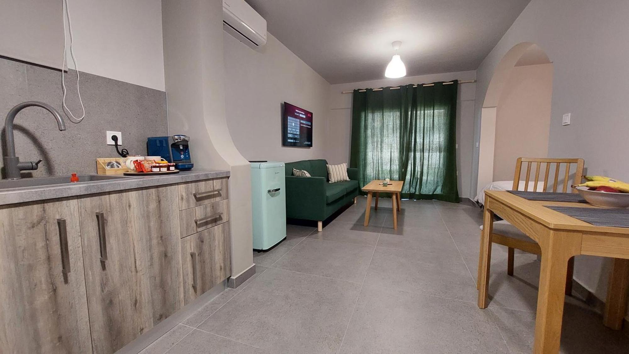 Jimmy'S Place Αρτέμιδα Δωμάτιο φωτογραφία